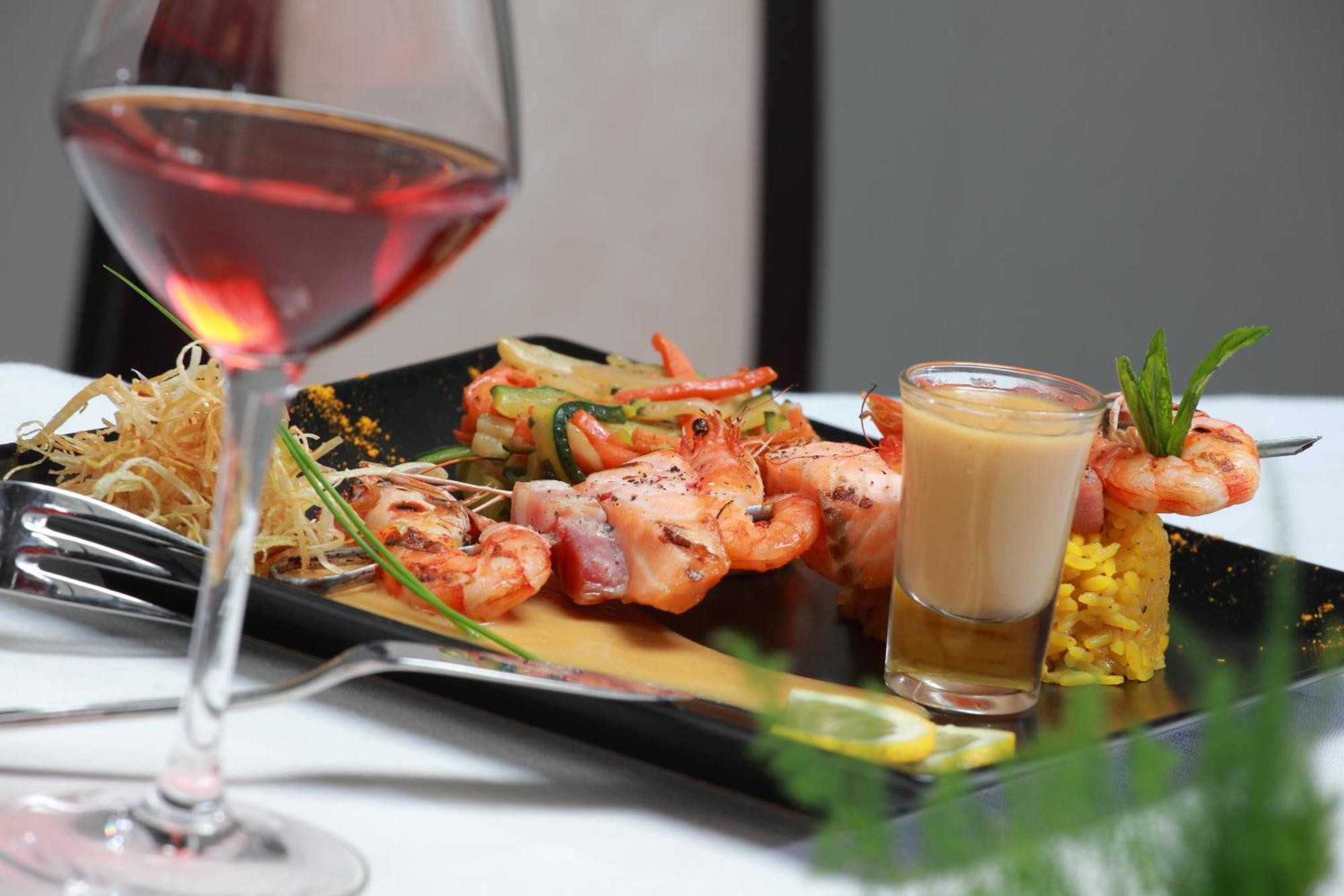 Logis - Hotel & Restaurant Les Trois Fontaines Marconne Екстериор снимка