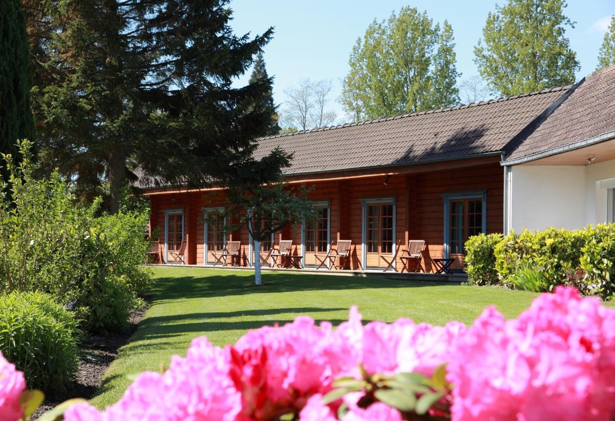 Logis - Hotel & Restaurant Les Trois Fontaines Marconne Екстериор снимка